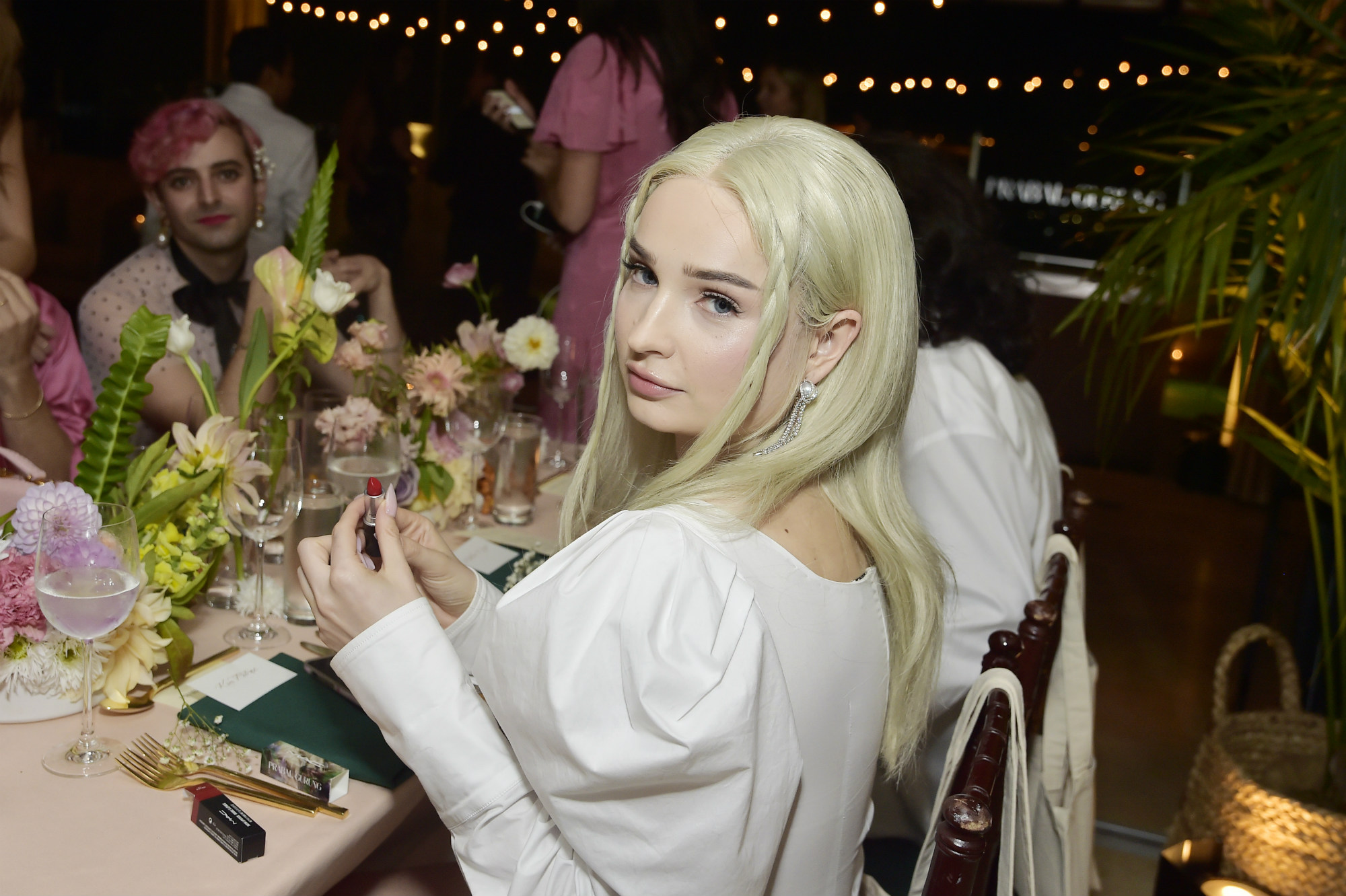 Kim Petras to transseksualna gwiazda pop, która pobija świat. Ale nie Polskę
